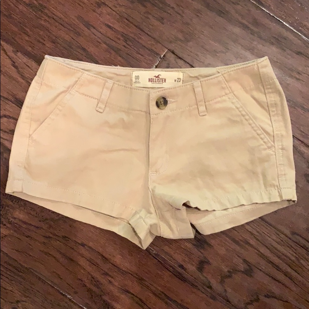 Hollister Short Khaki Shorts